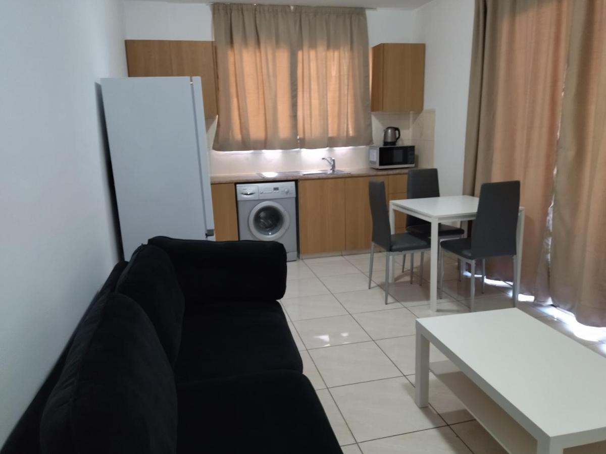 Polycarpou 48 Apartment Paphos Exterior foto